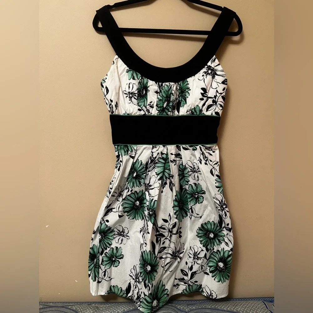 Sundress - Picture 4 of 6